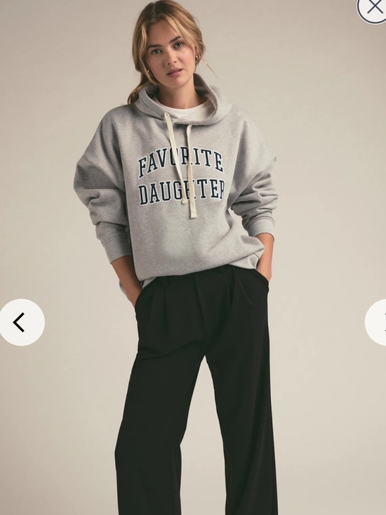 Favorite Daughter Pants - Favorite Daughter
FAVORITE DAUGHTER
THE COLLEGIATE HOODIE